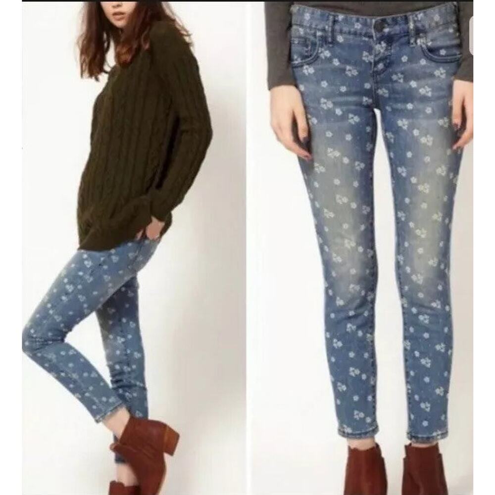 Free People Blue & White Ditsy Flower Crop Cropped Jeans 26